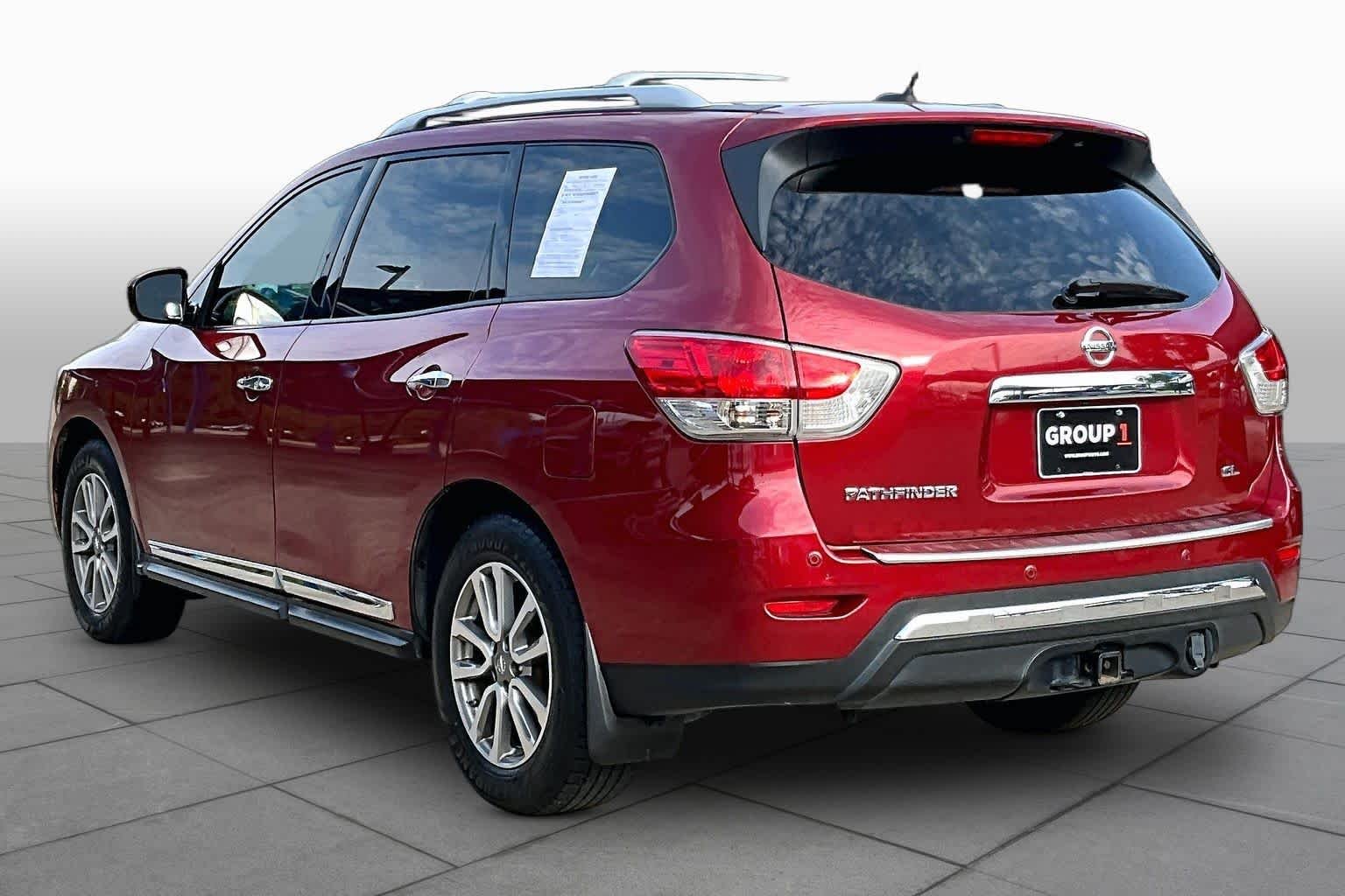 Used 2015 Cayenne Red Nissan SL image 11