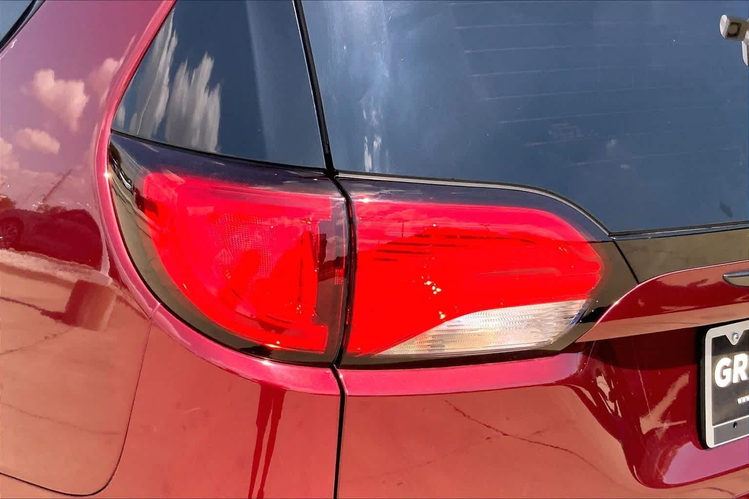 Used 2020 Velvet Red Pearlcoat Chrysler Touring L image 28