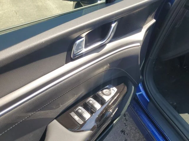 2025 Kia K5 GT-Line - Photo 6