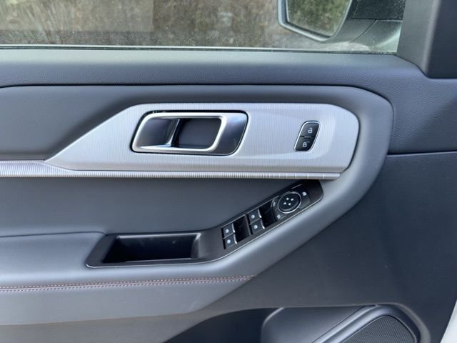 New 2026 Star White Metallic Tri-Coat Ford Active image 14