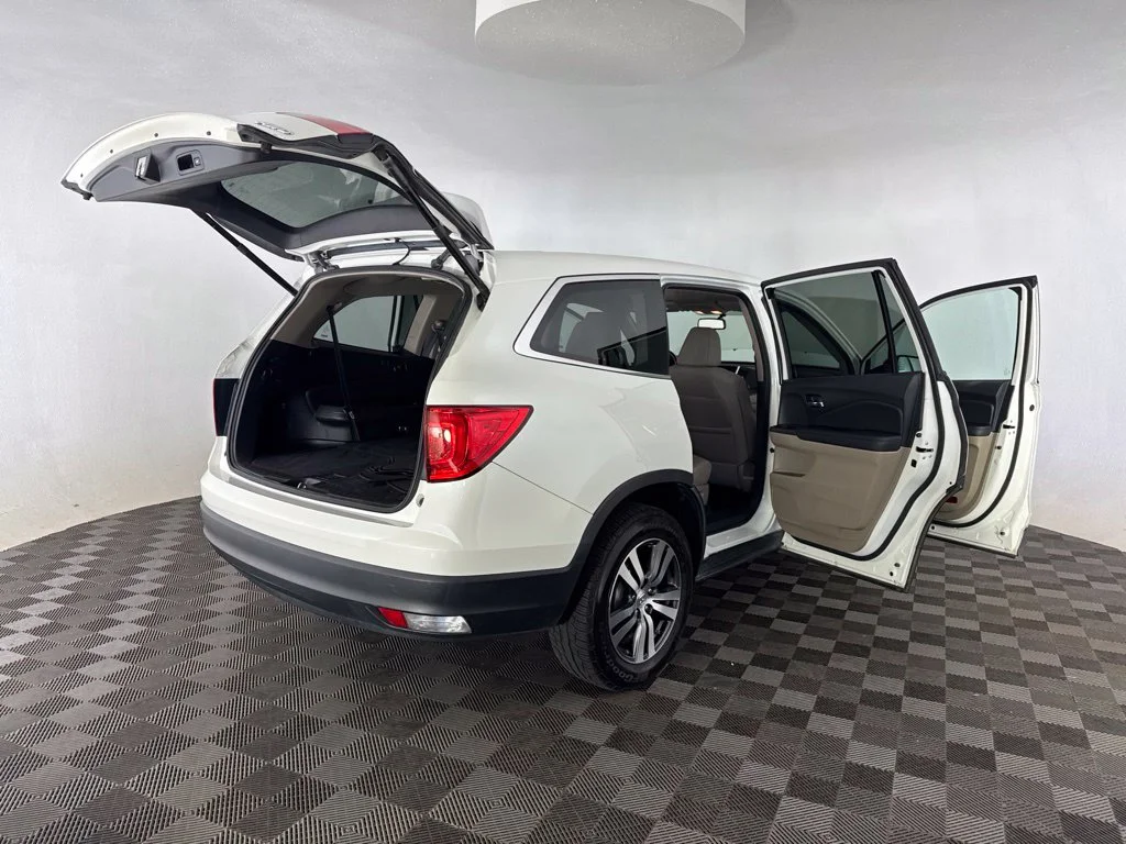 Used 2017 White Honda EX-L image 22