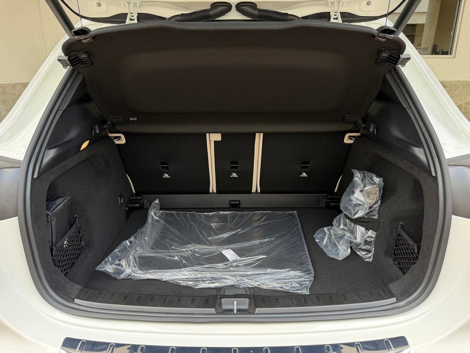 New 2026 Polar White Mercedes-Benz GLA 250 image 21