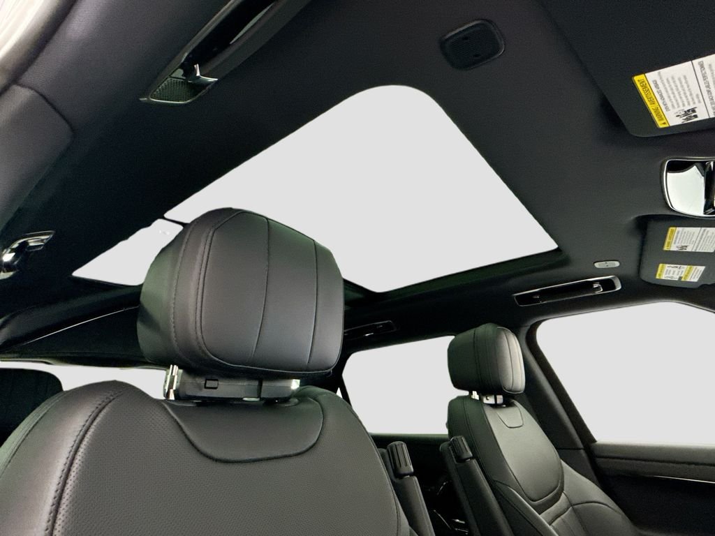 New 2026 Borasco Grey Land Rover Dynamic SE image 18