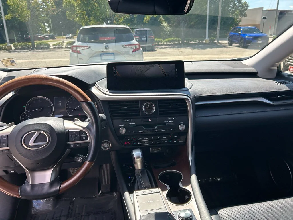Used 2020 White Lexus 350L image 21