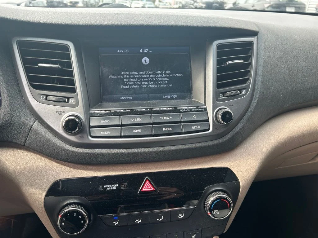 Used 2018 White Hyundai SEL image 17
