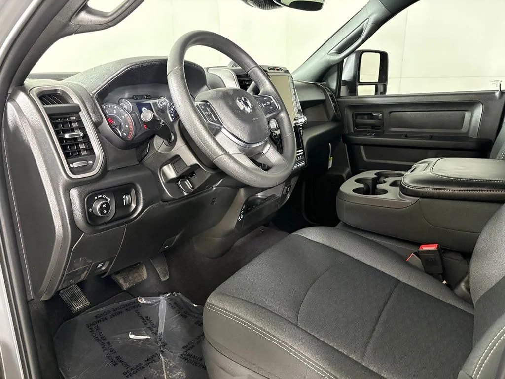 New 2026 Blue Ram Laramie image 21