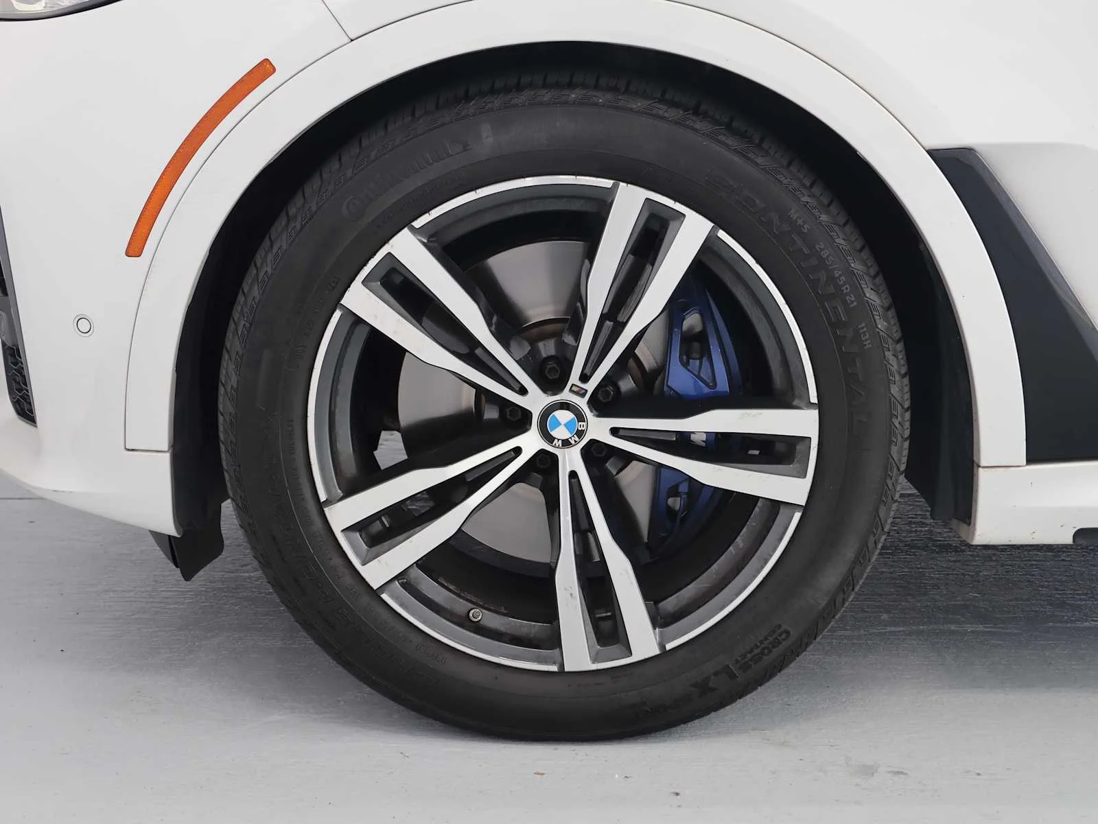 Certified Used 2022 Mineral White Metallic BMW M50i image 11