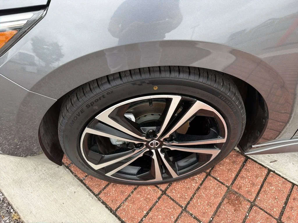 Used 2021 Gray Nissan SR image 9