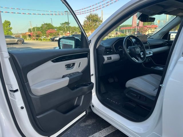 Used 2025  Honda  image 4