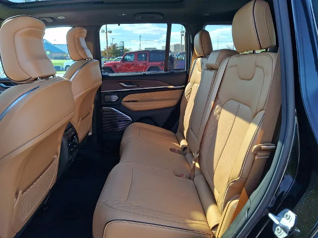 Used 2024 Black Jeep Summit image 11