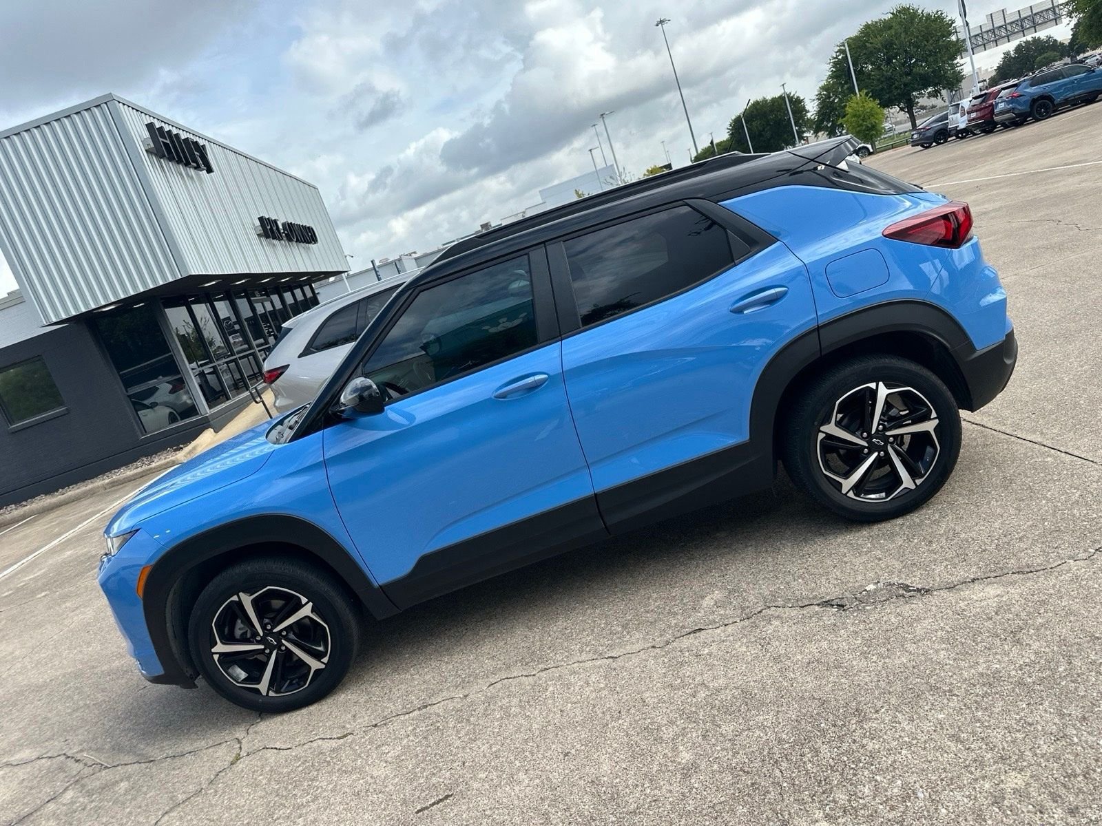 Used 2023 Fountain Blue Chevrolet RS image 4