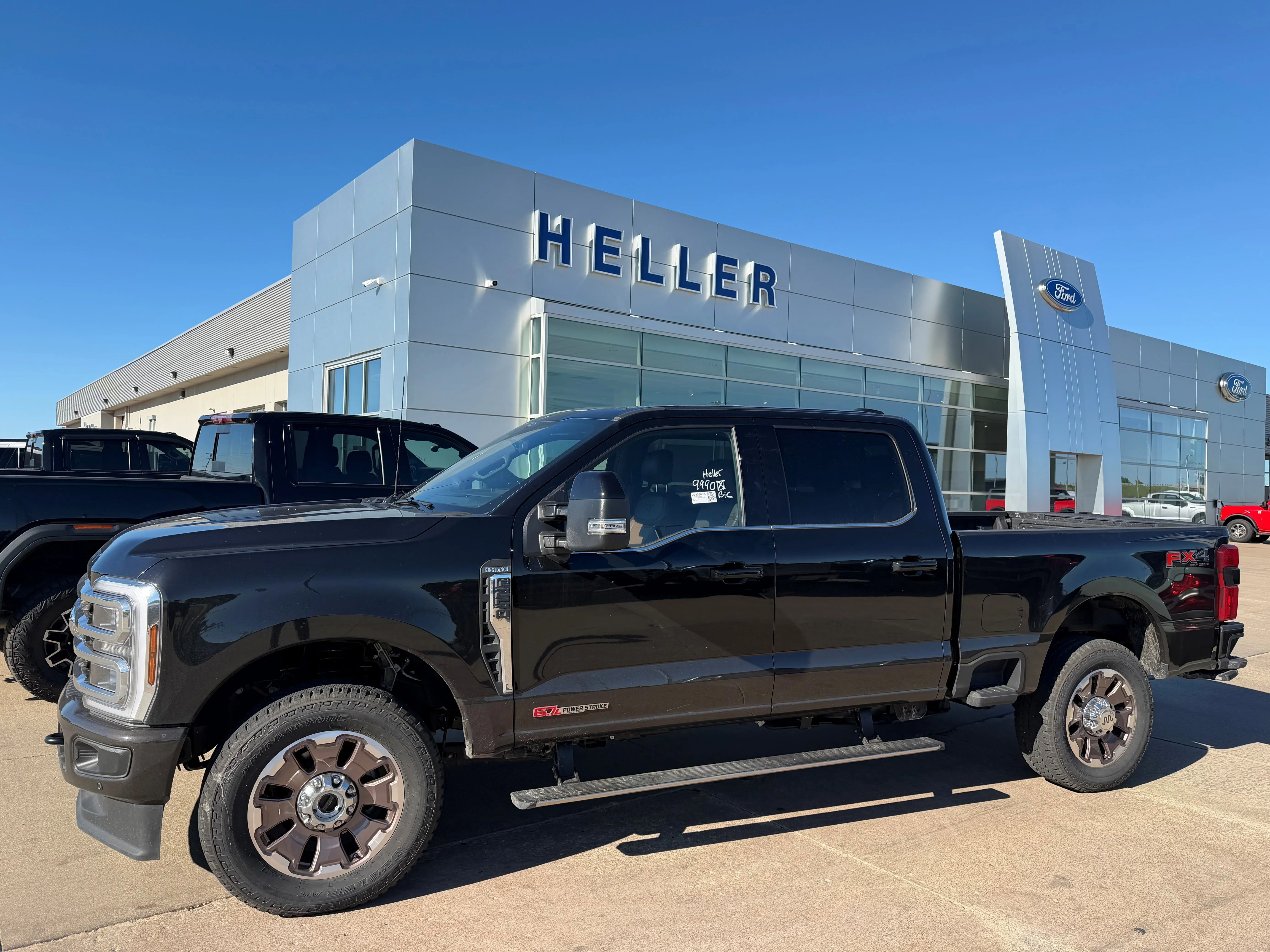 Used 2025 Agate Black Metallic Ford King Ranch image 3