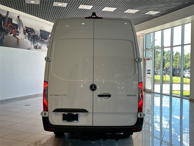 New 2026 Arctic White Mercedes-Benz Cargo 170 WB image 34
