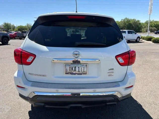 Used 2018 Pearl White Nissan SL image 3
