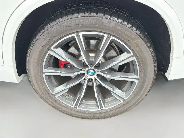 Used 2022 White BMW xDrive40i image 28