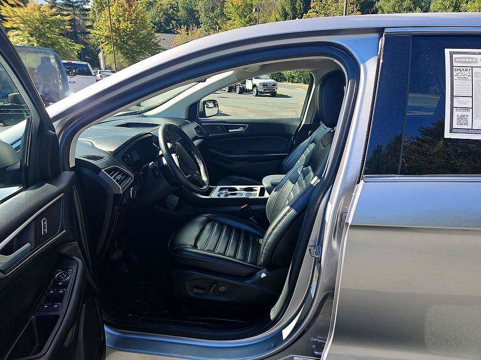 Used 2022 Silver Metallic Ford SEL image 12