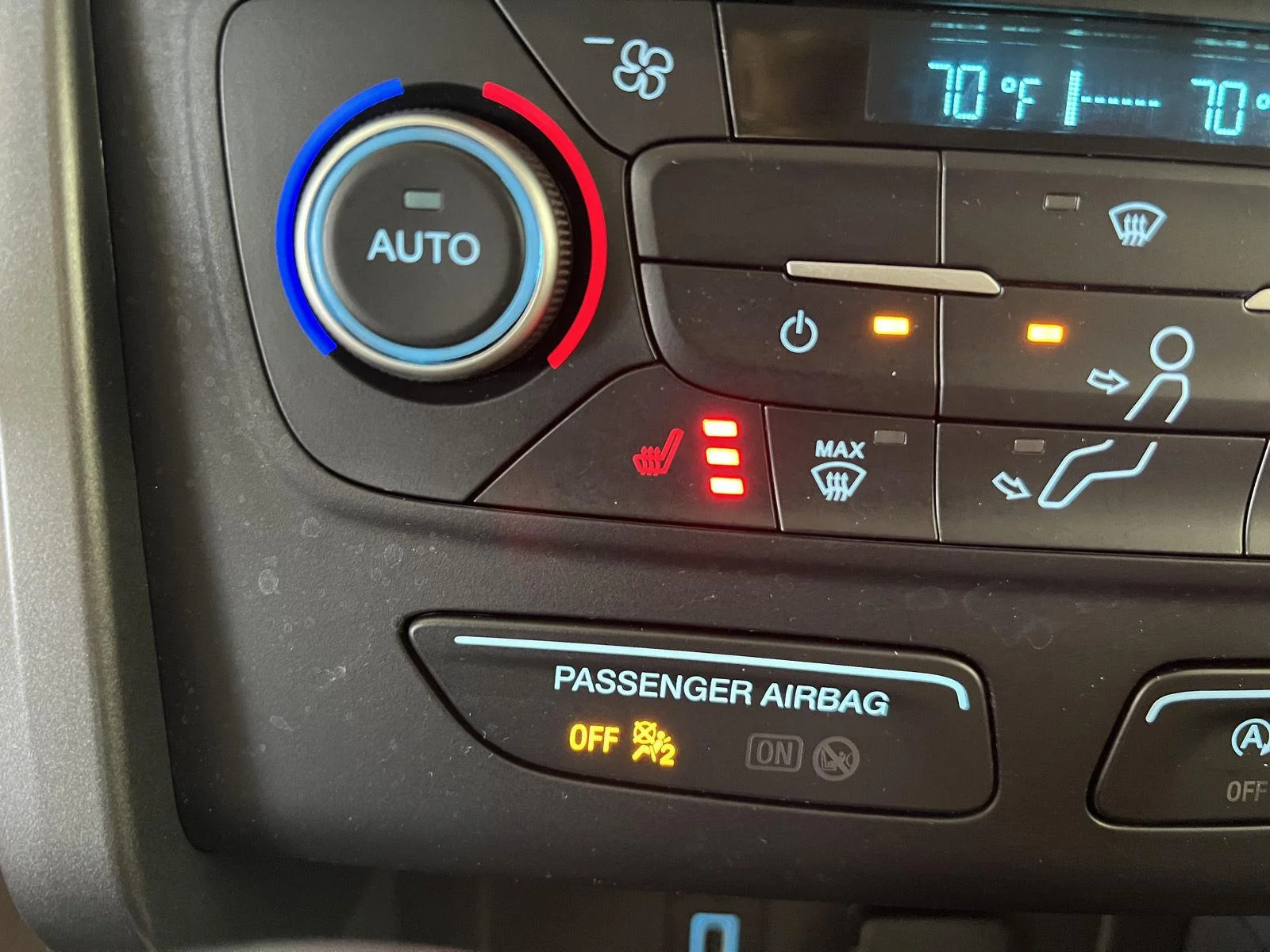 Used 2019 Oxford White Ford SEL image 17