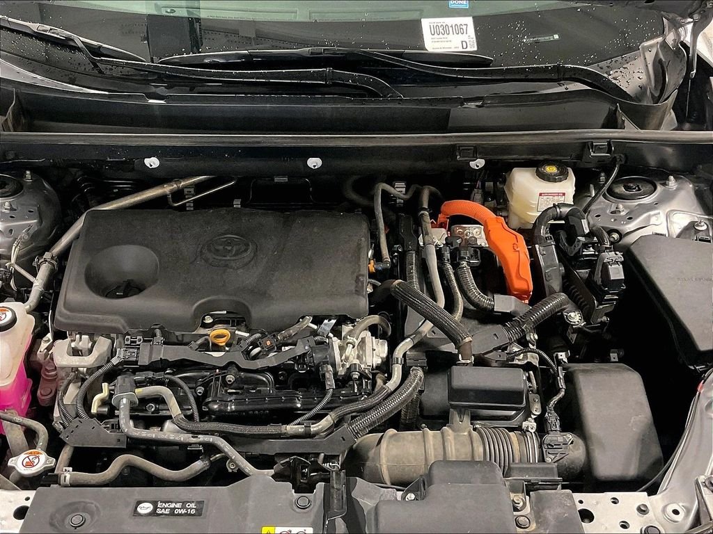 Used 2025 Silver Toyota XLE image 30