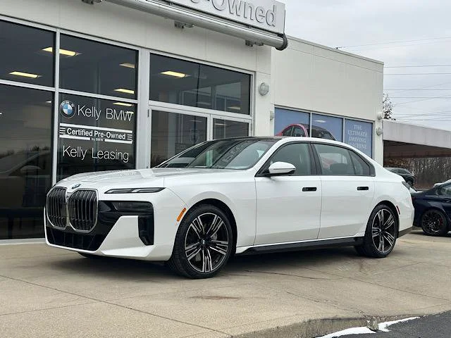 Certified Used 2023 Alpine White BMW 760i xDrive image 4