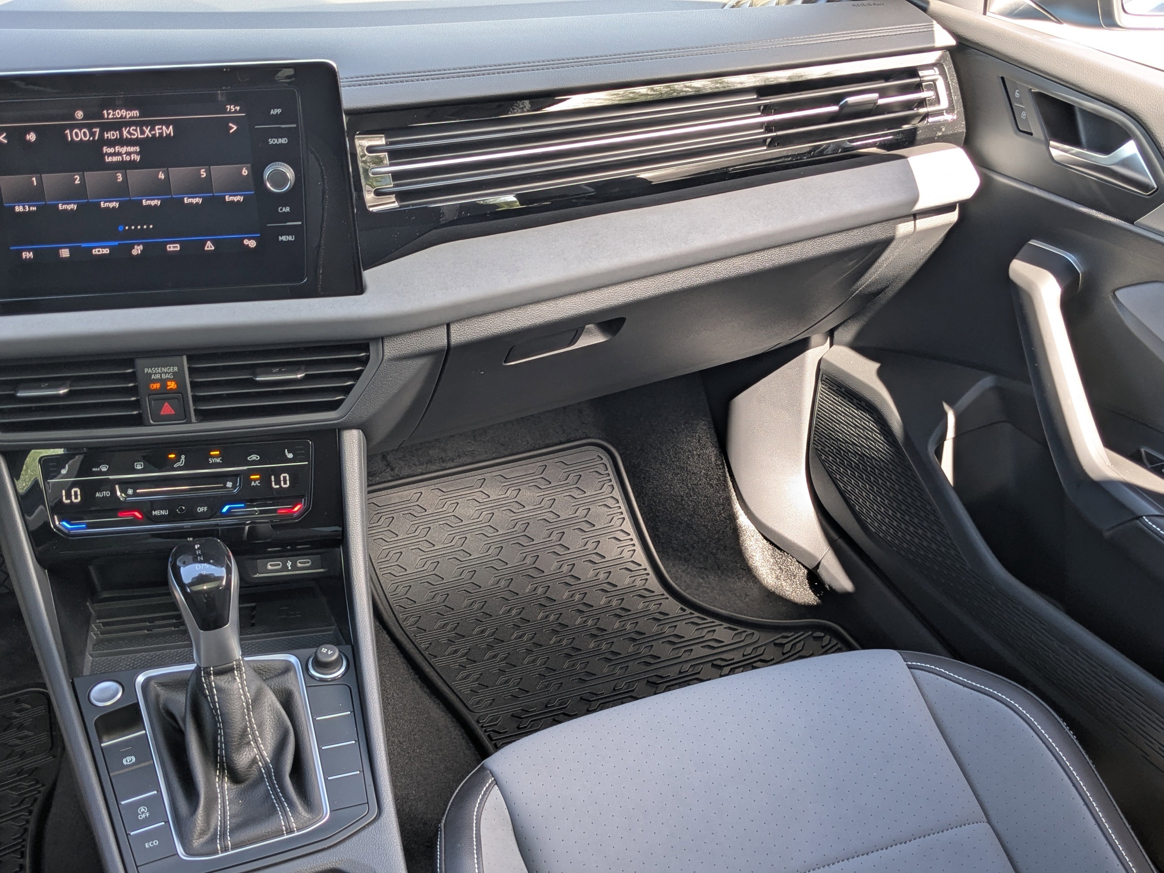 2026 Volkswagen Jetta SE - Photo 12