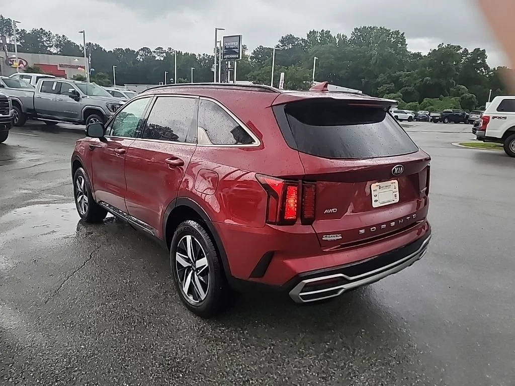 Used 2021 Red Kia EX image 5