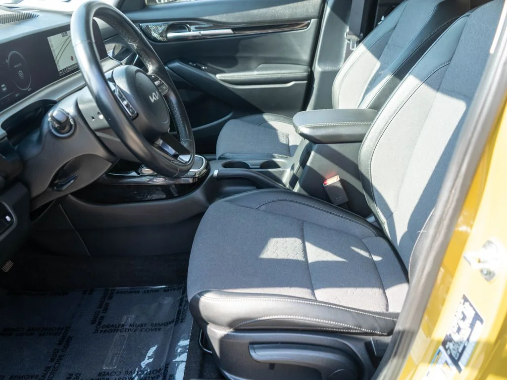 Used 2024 Green Kia S image 12