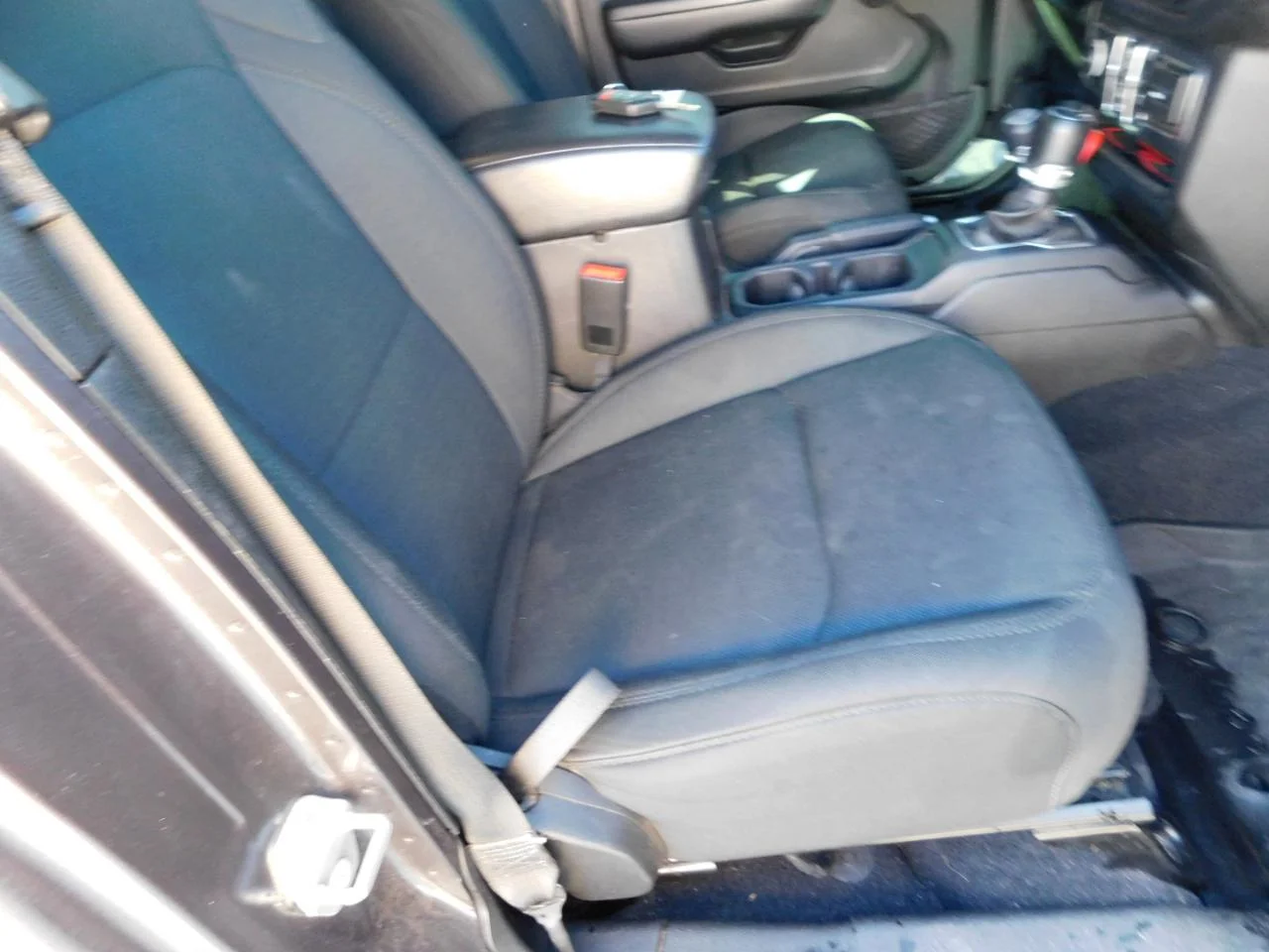 Used 2019 Gray Jeep SPORT S 4X4 image 17