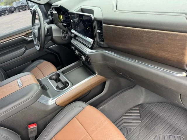 Used 2024 Summit White Chevrolet High Country image 28