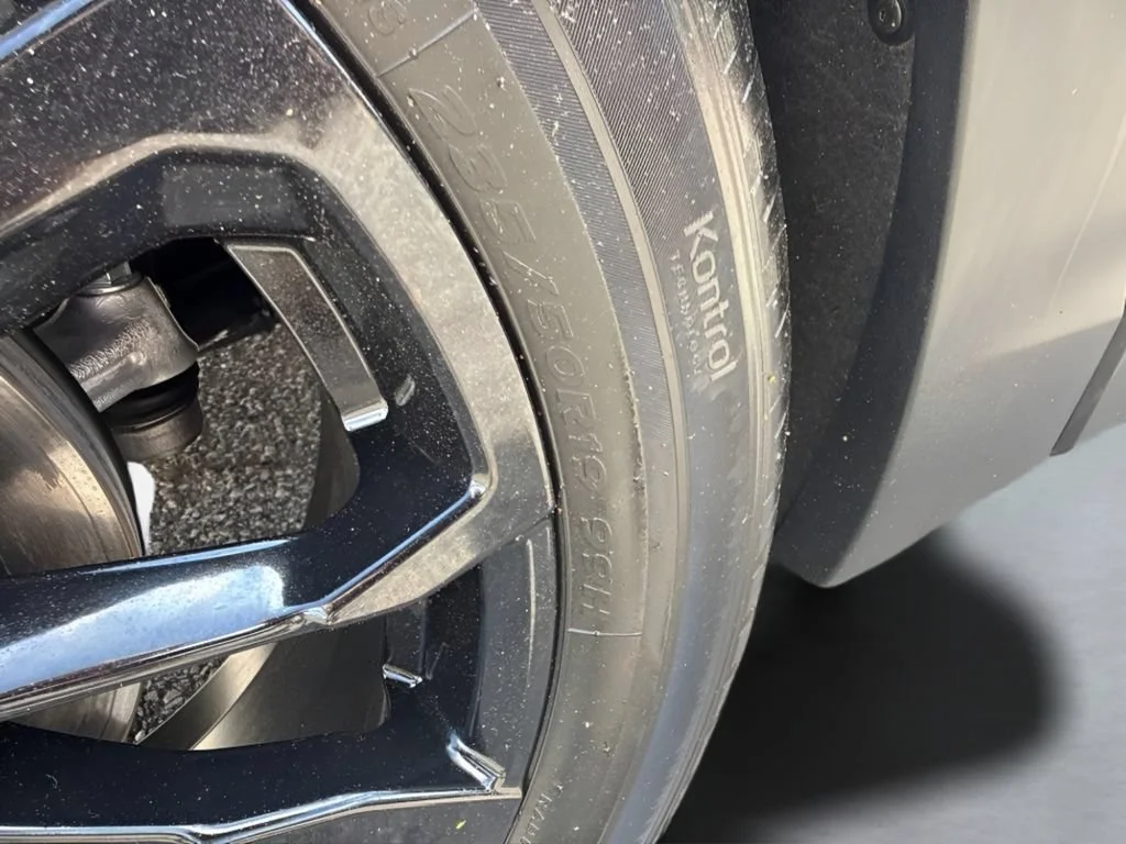 Used 2024 Sterling Metallic GMC SLE image 36