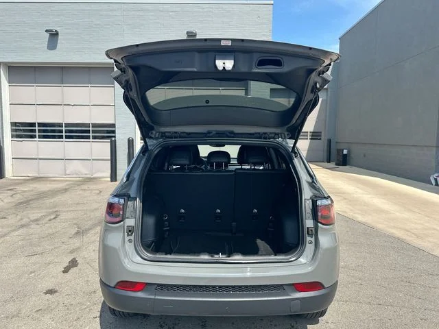 Used 2023 Gray Jeep Latitude Lux image 25