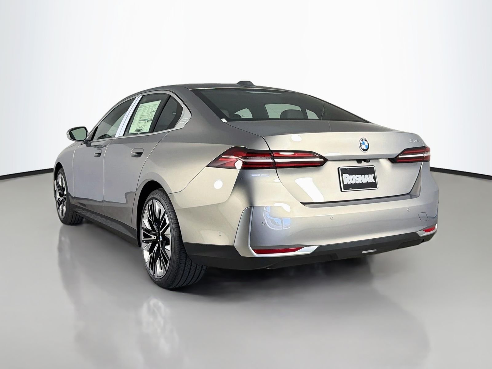New 2027 Oxide Grey Metallic BMW 530i image 5