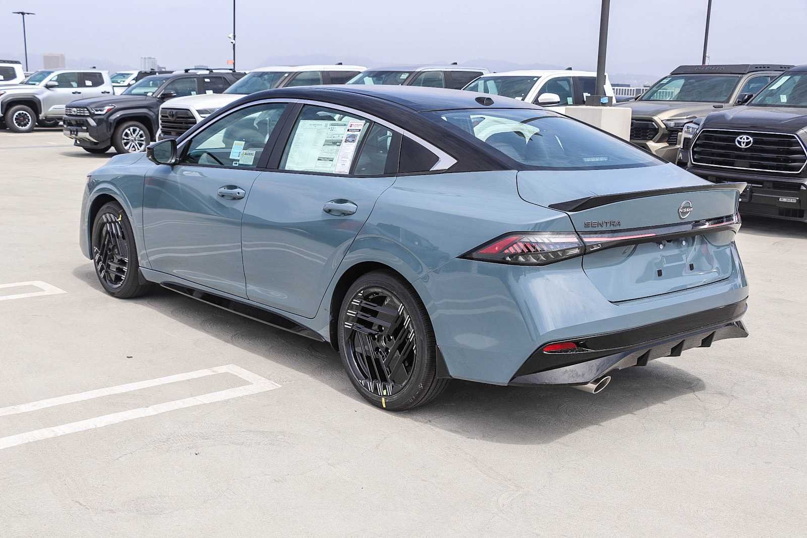 New 2027 Atlantic Gray Metallic / Super Black Two-tone Nissan SR image 8