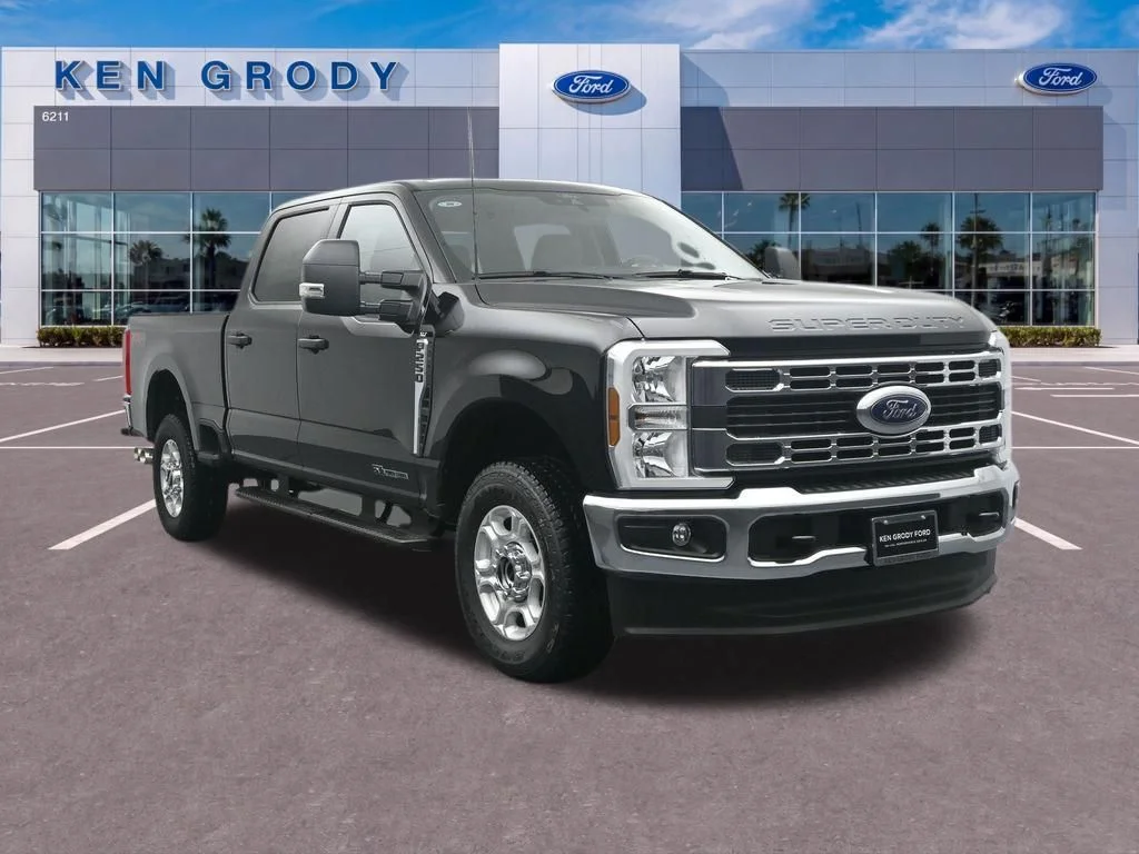 New 2026 Agate Black Metallic Ford XLT image 1