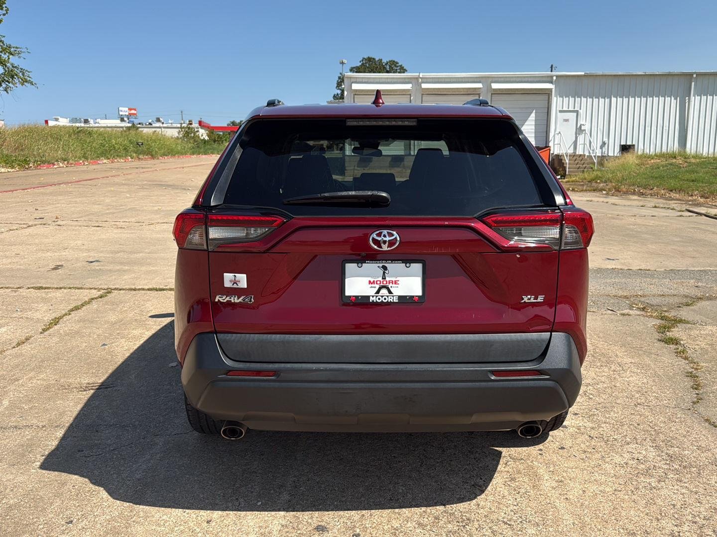 Used 2020 Ruby Flare Pearl Toyota XLE Premium image 6