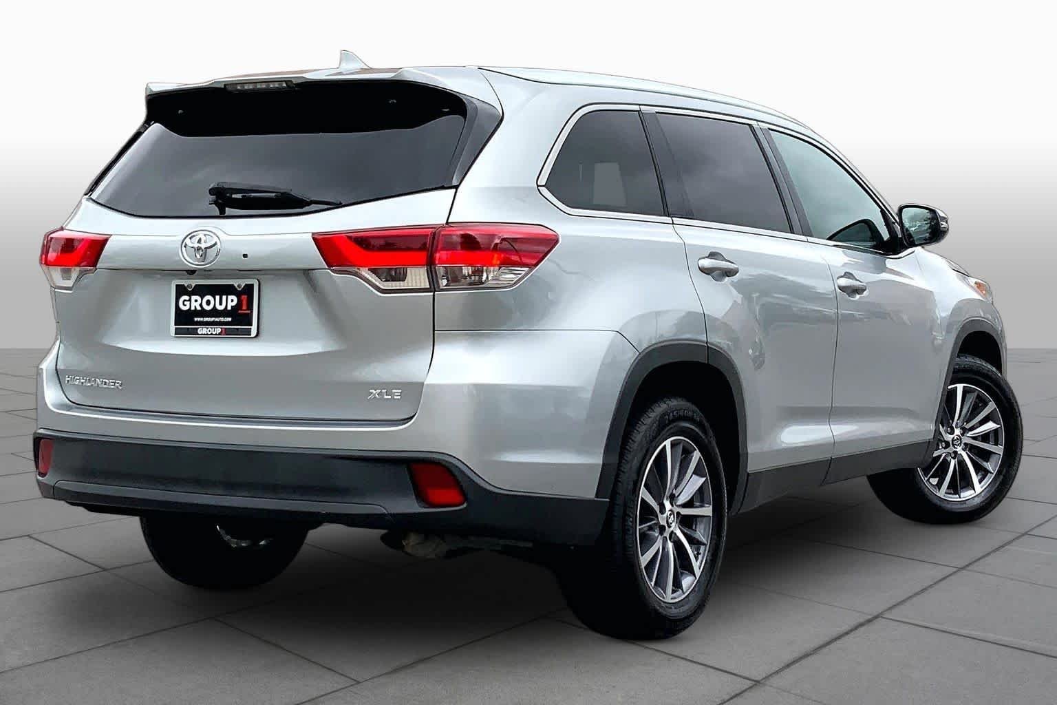 Used 2019 Celestial Silver Metallic Toyota XLE image 13