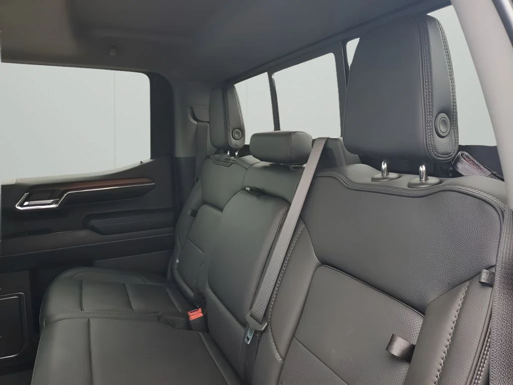 Used 2024  GMC Denali image 19