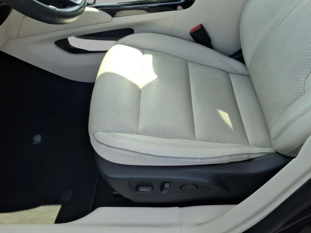 Used 2021 Blue Buick Essence image 15