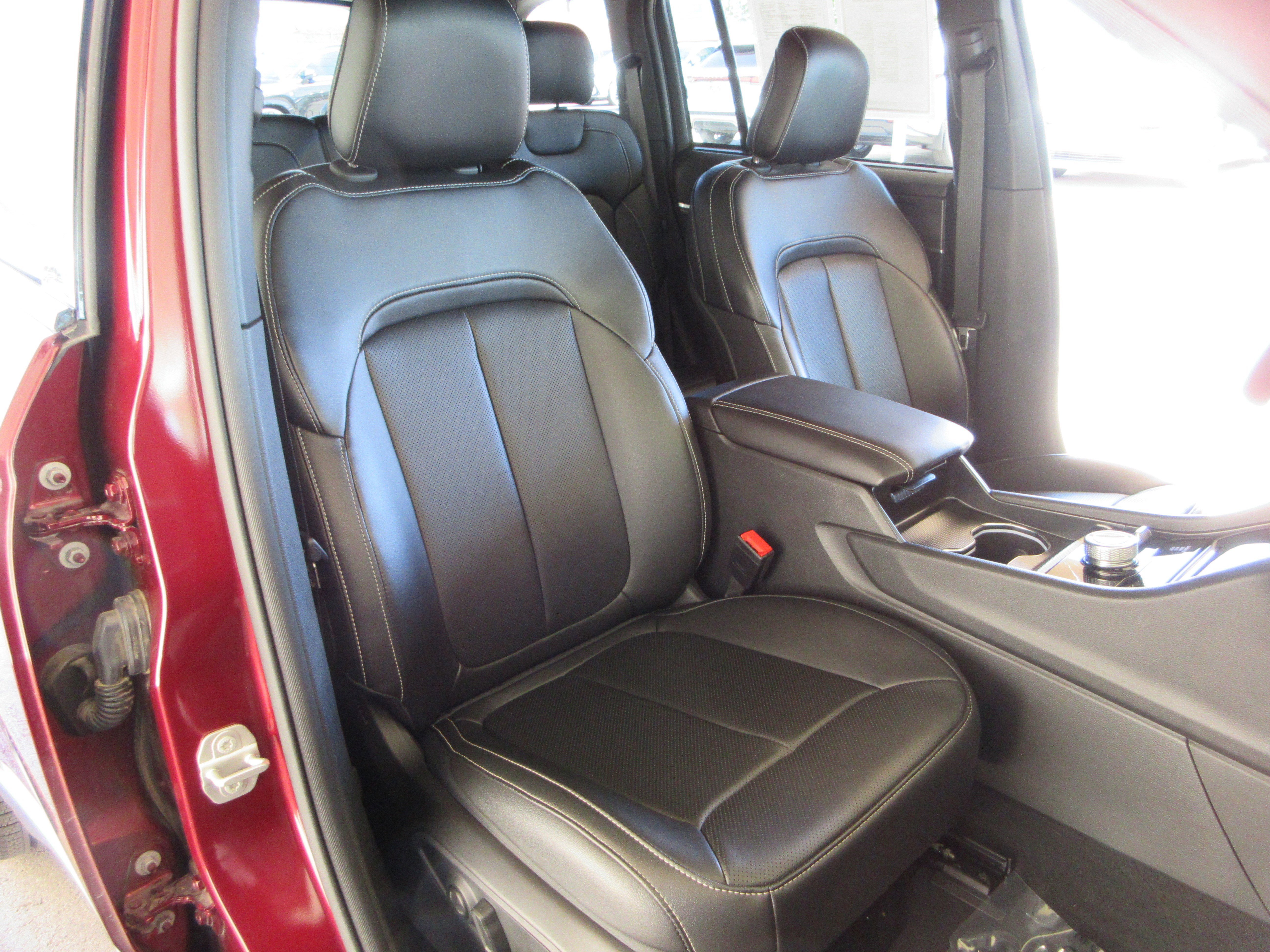 Used 2024 Velvet Red Pearlcoat Jeep Limited image 27