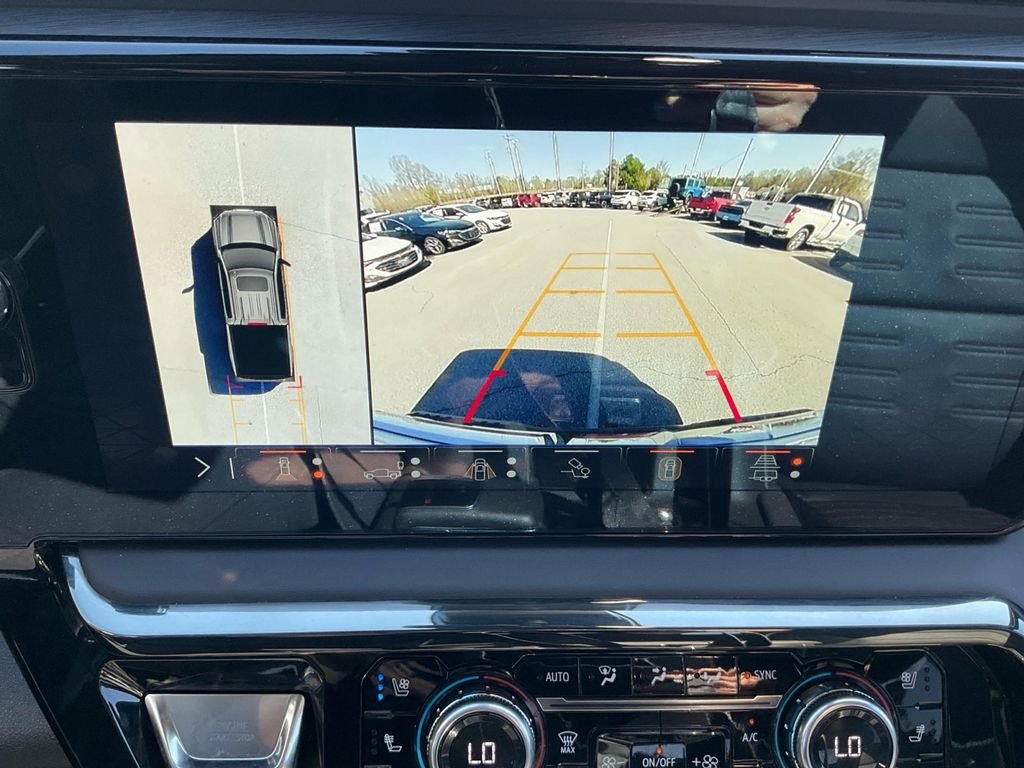 Used 2024 White GMC AT4X image 19