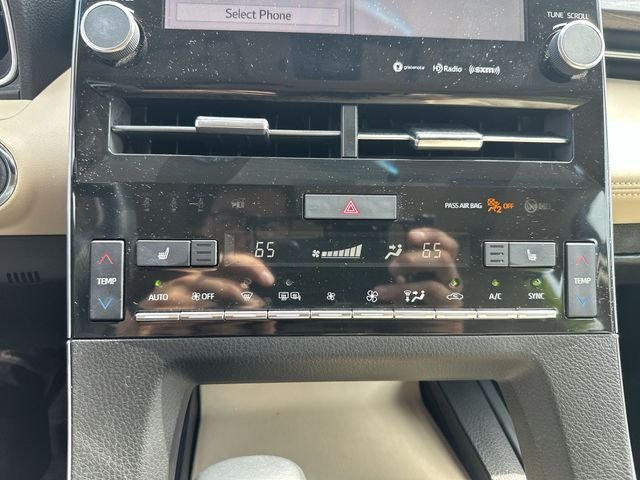 Used 2021  Toyota XLE image 19