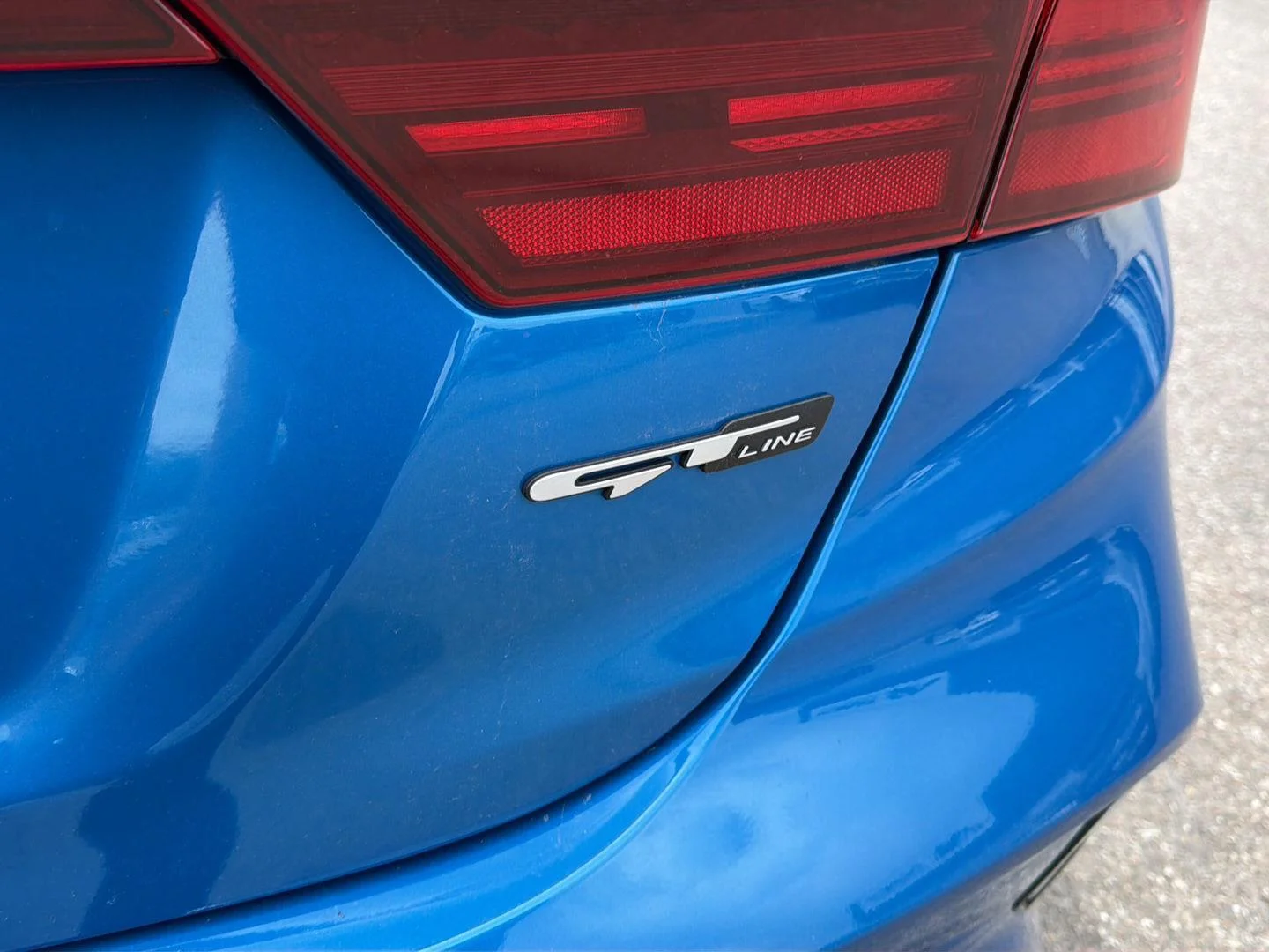 Used 2023 Sporty Blue Kia GT-Line image 8