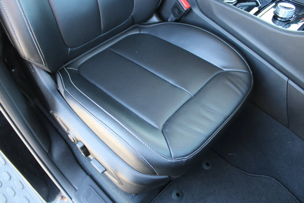 Used 2023 Black Jeep Limited image 14