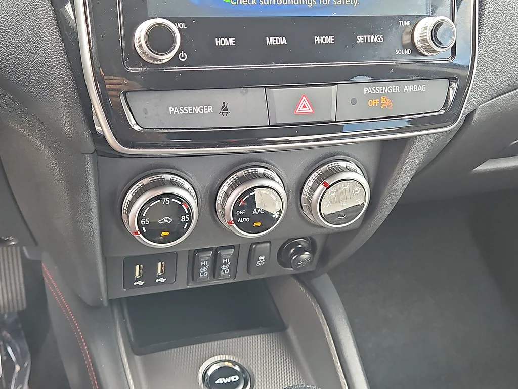 Used 2026 Octane Blue Metallic Mitsubishi SE image 28