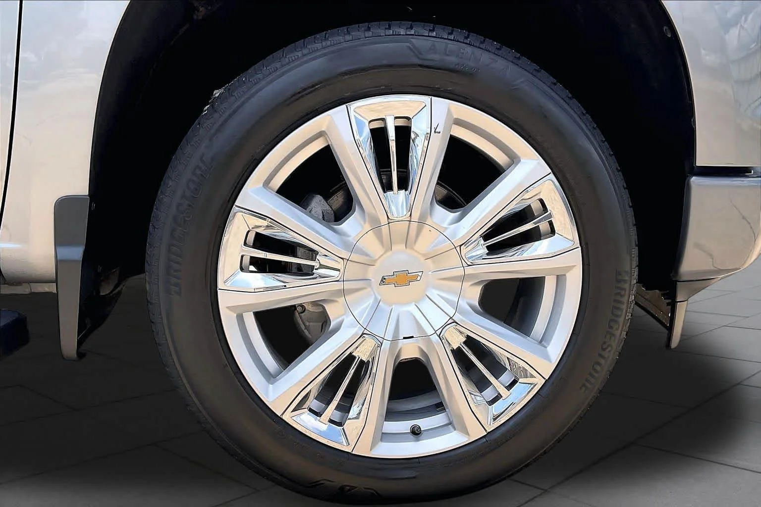 Used 2023 Sterling Gray Metallic Chevrolet High Country image 19