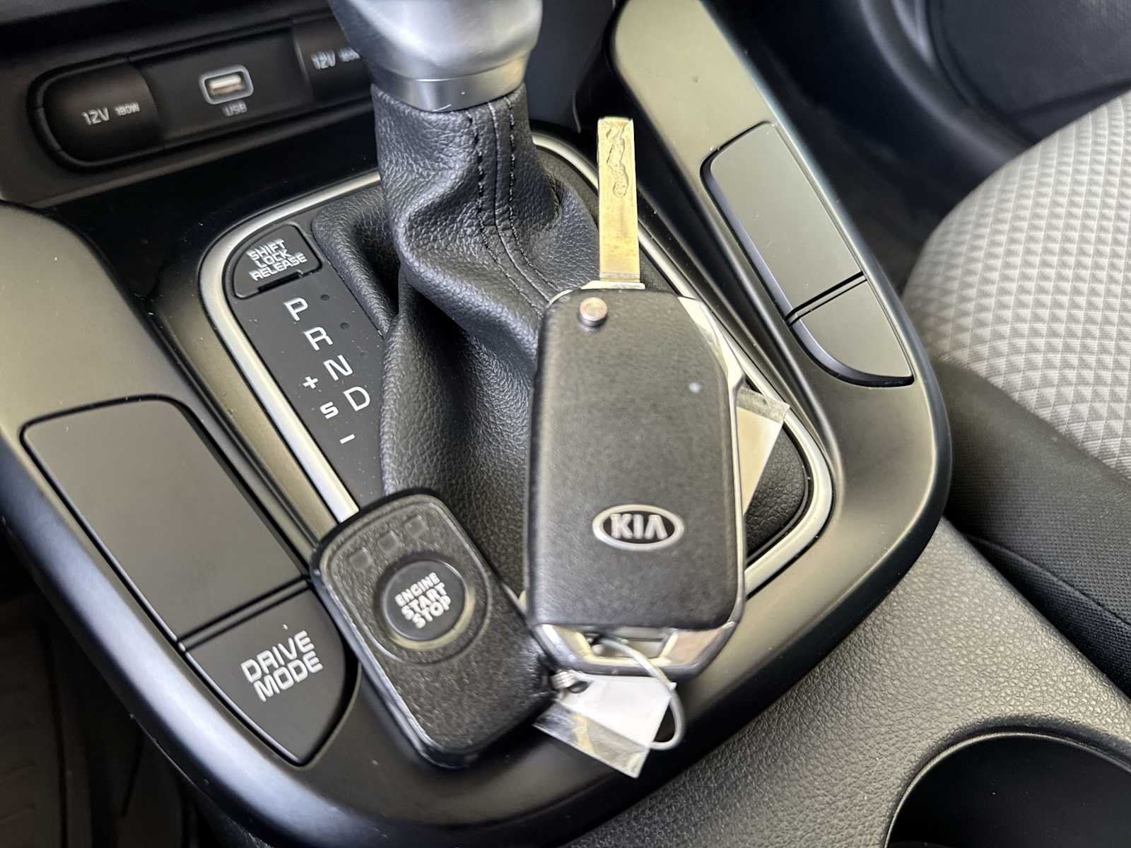 Used 2021 White Kia LX image 32