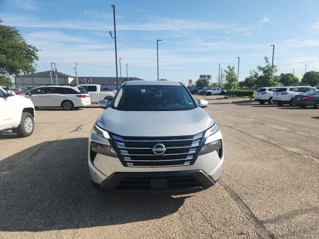 Used 2024 Silver Nissan SV image 4