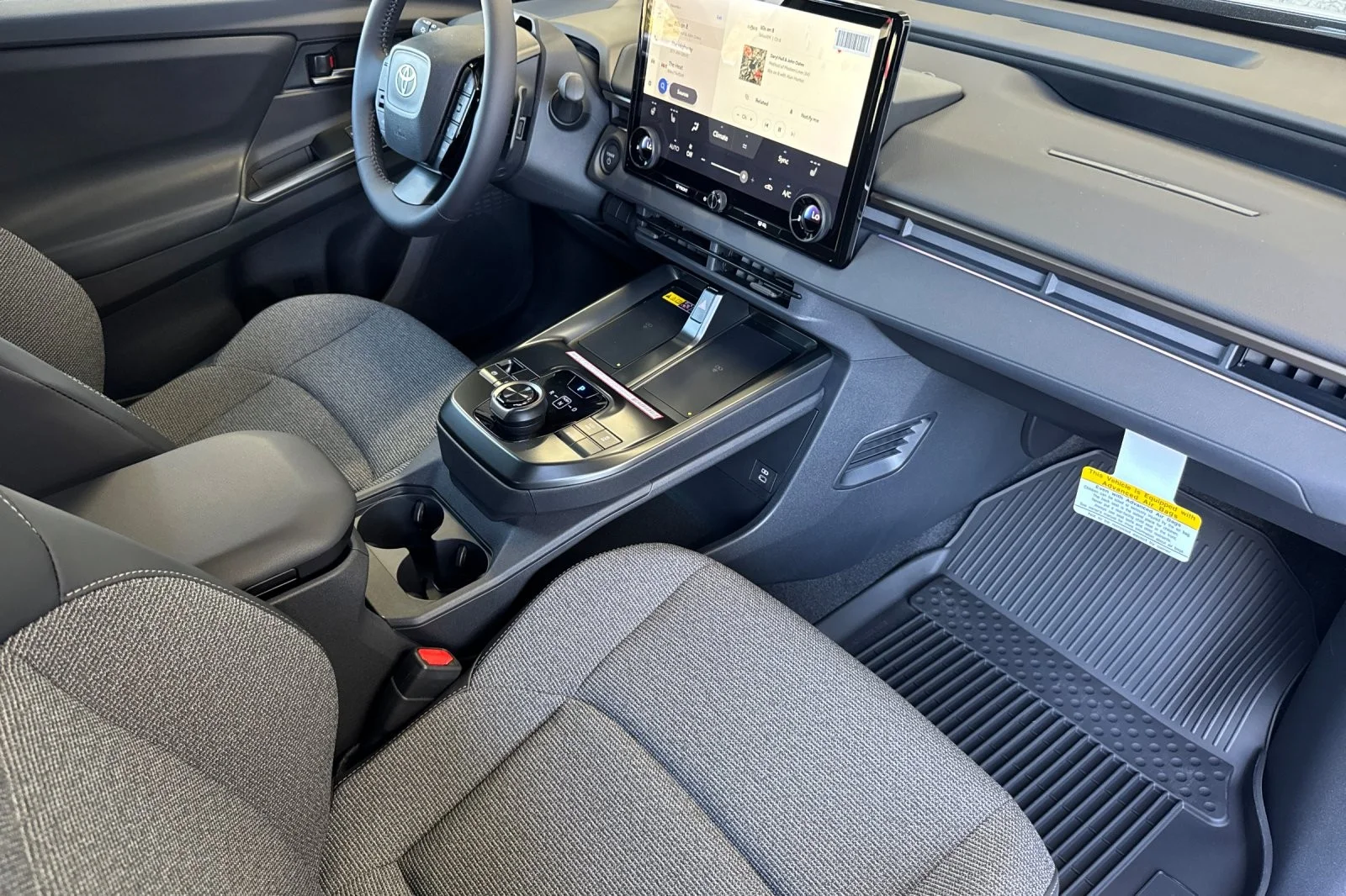 New 2027 Wind Chill Pearl <sup>1</sup> Toyota  XLE image 17