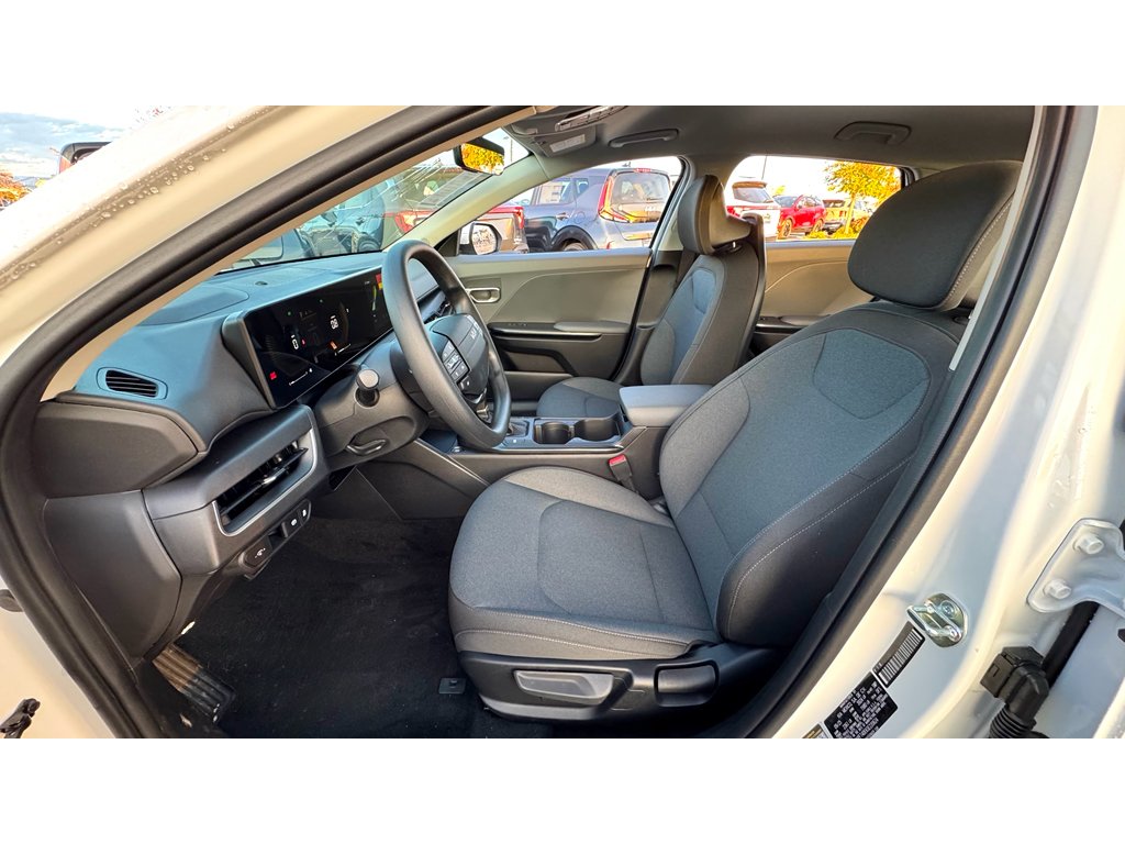 New 2026 Snow White Pearl Kia LXS image 8