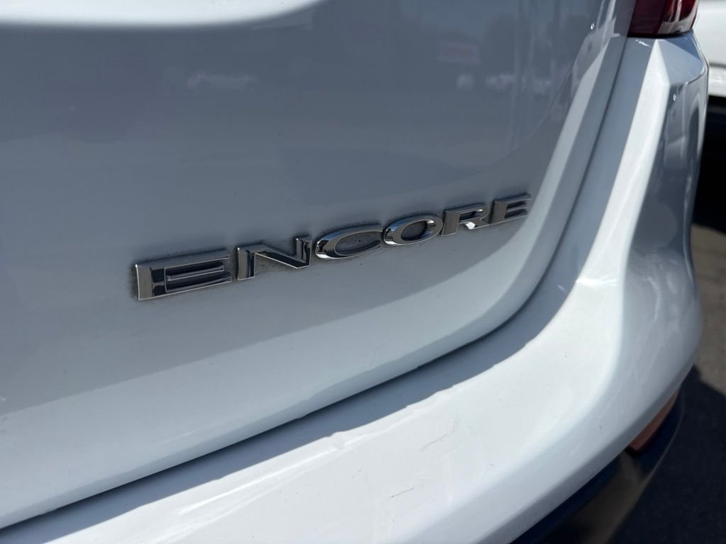 Used 2018 White Buick Preferred image 7