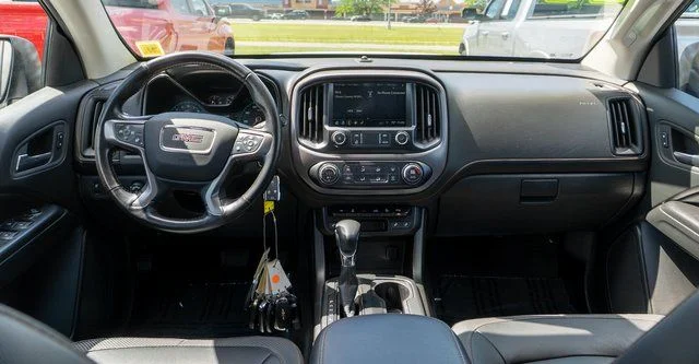 Used 2022 Summit White GMC AT4 w/Leather image 13